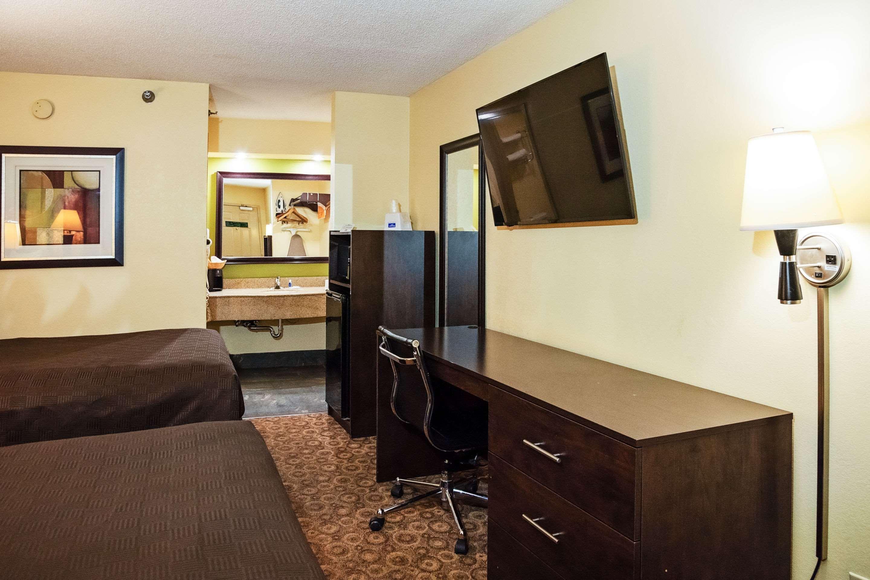 Rodeway Inn & Suites Clarksville Luaran gambar