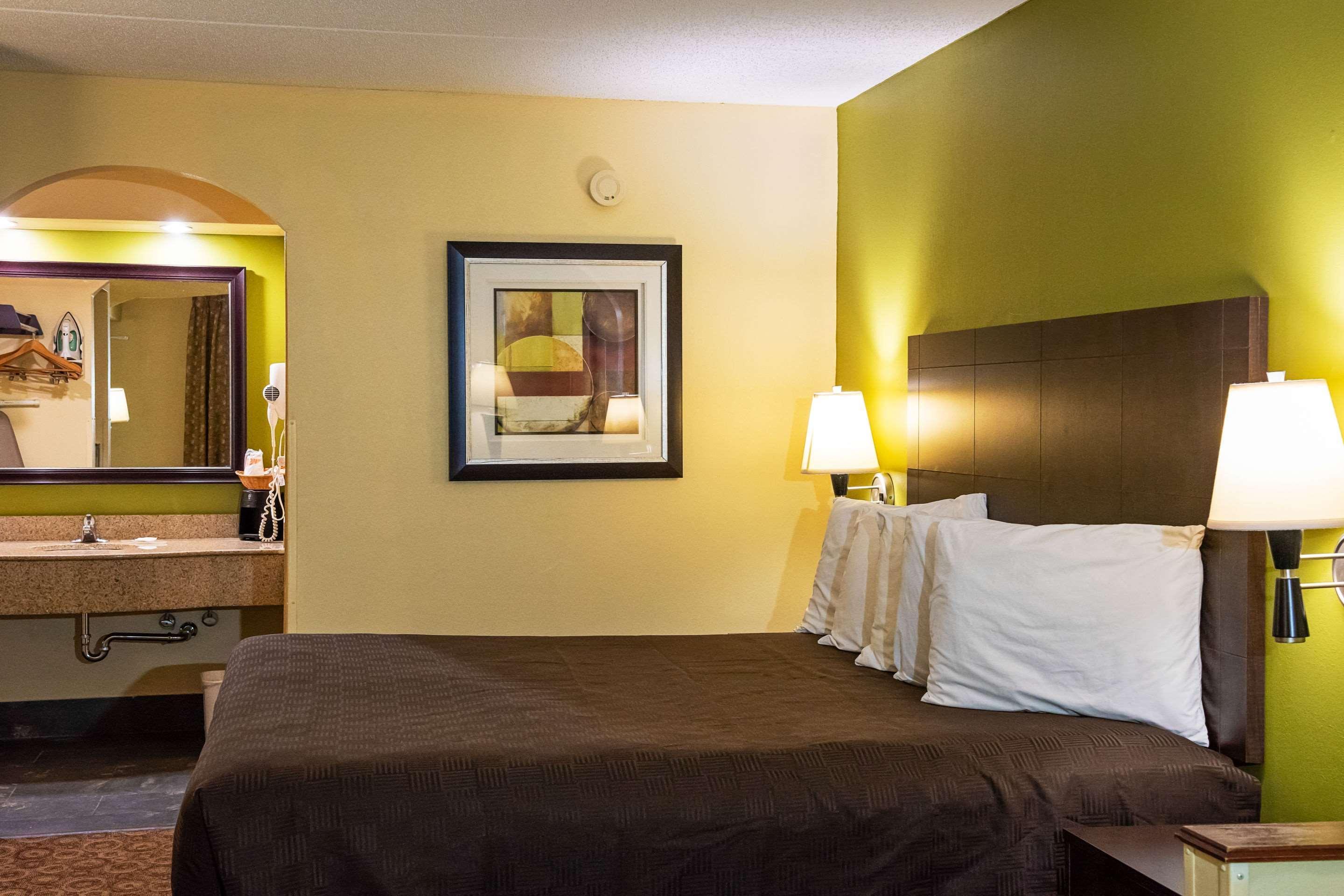 Rodeway Inn & Suites Clarksville Luaran gambar