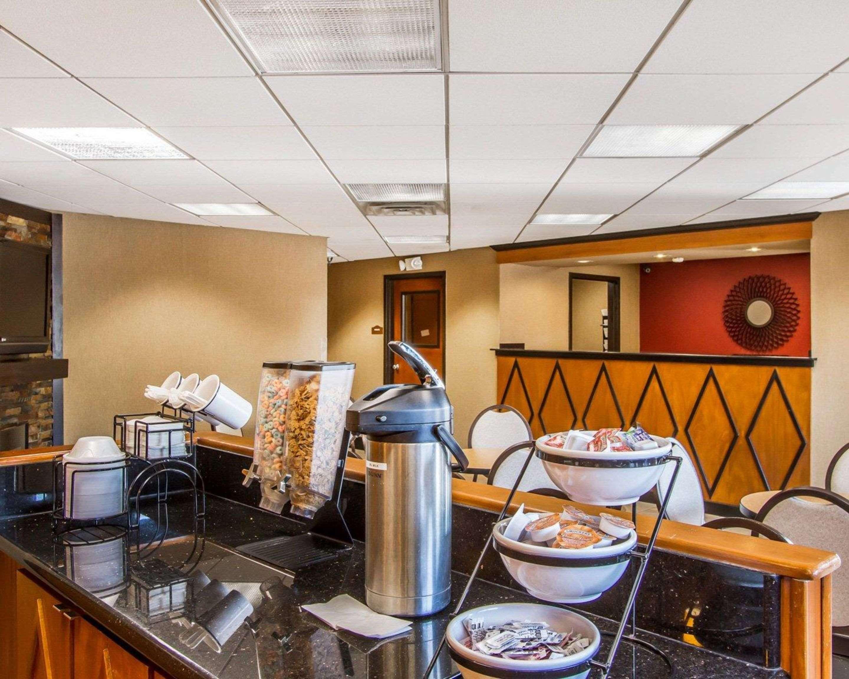 Rodeway Inn & Suites Clarksville Luaran gambar
