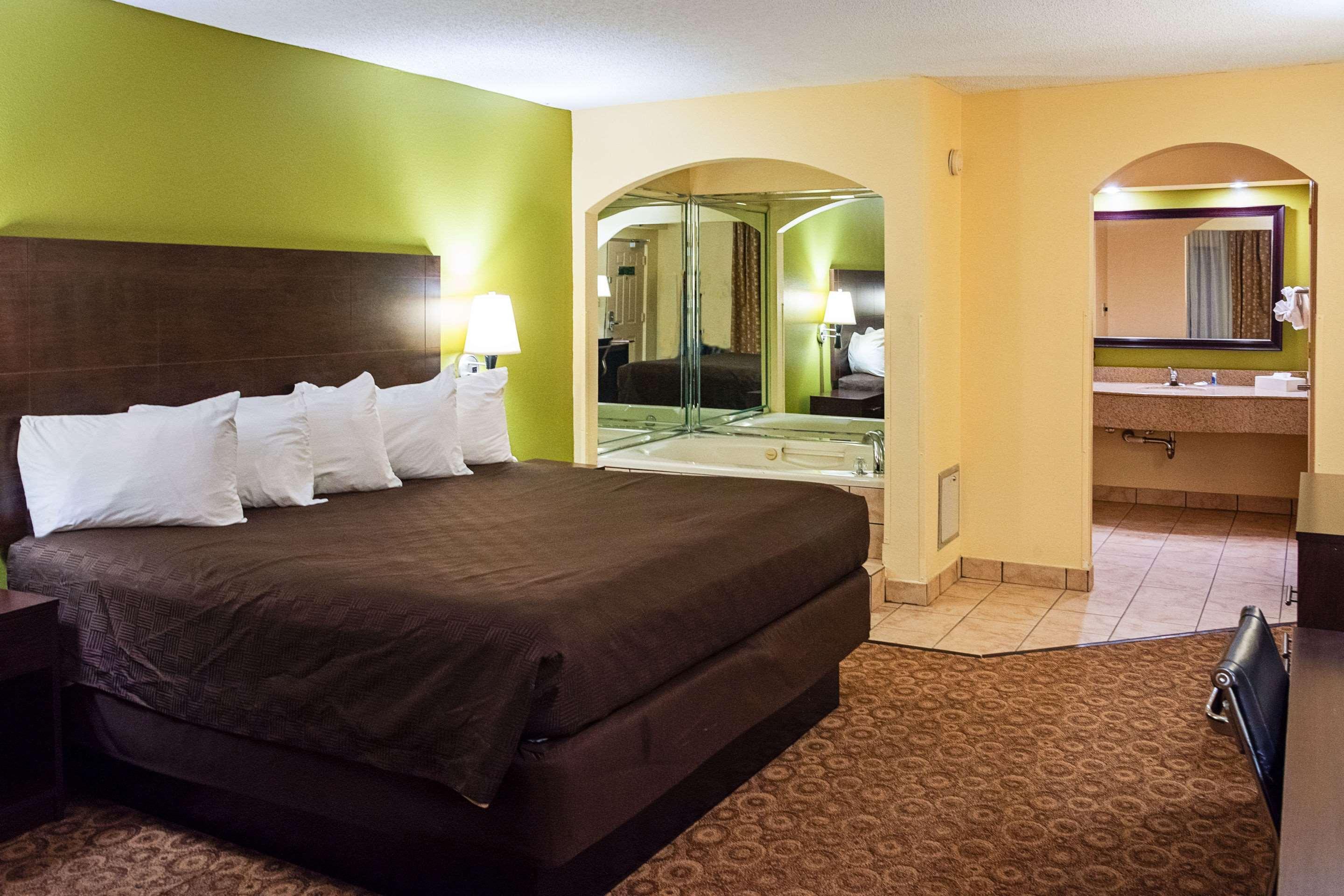 Rodeway Inn & Suites Clarksville Luaran gambar