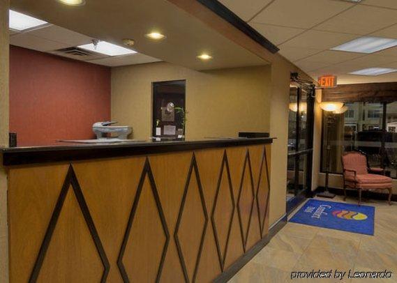 Rodeway Inn & Suites Clarksville Dalaman gambar
