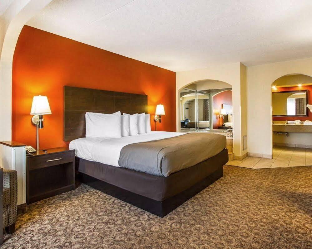 Rodeway Inn & Suites Clarksville Luaran gambar