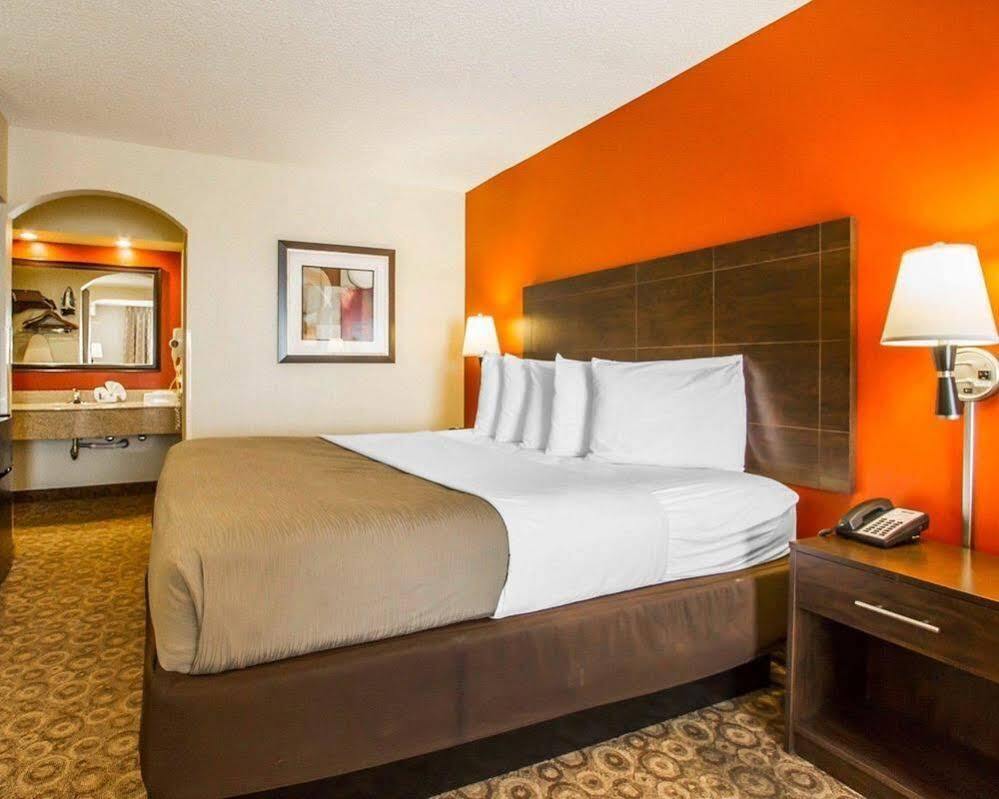 Rodeway Inn & Suites Clarksville Luaran gambar