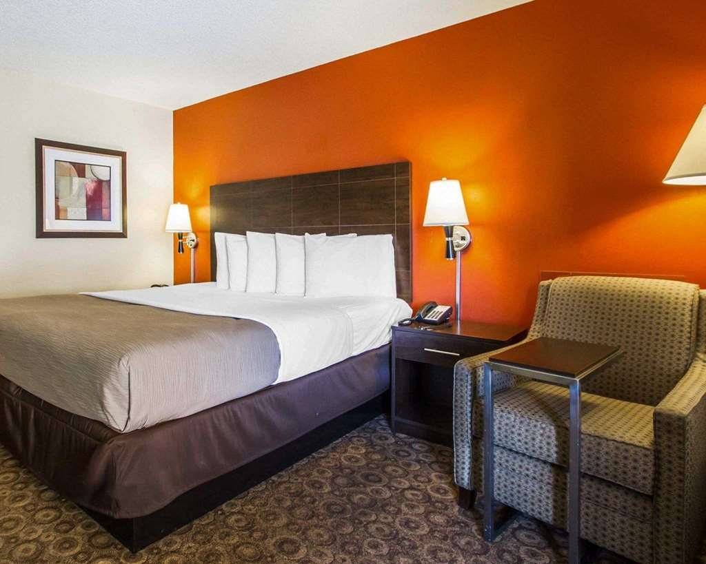 Rodeway Inn & Suites Clarksville Bilik gambar