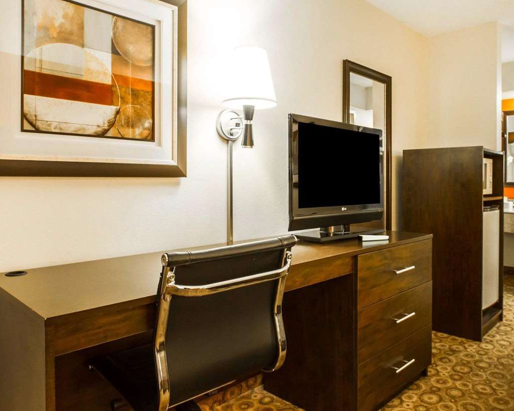 Rodeway Inn & Suites Clarksville Bilik gambar