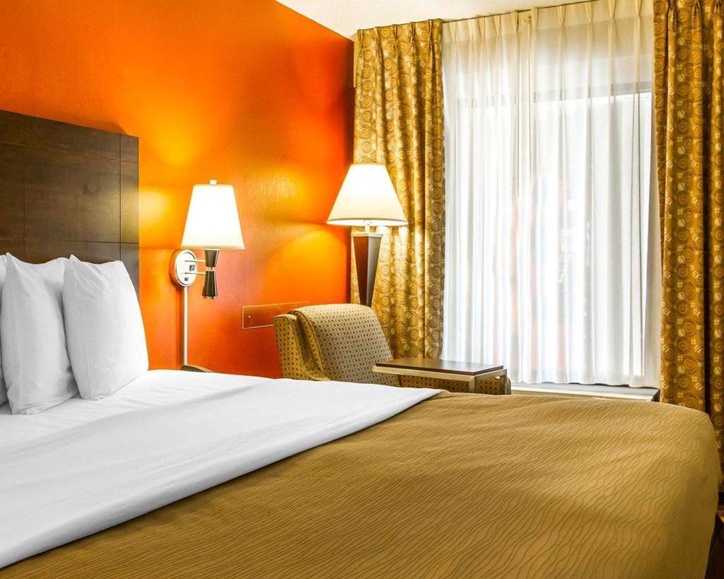 Rodeway Inn & Suites Clarksville Bilik gambar